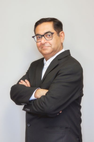 Tabraz Sadruddin, Associate